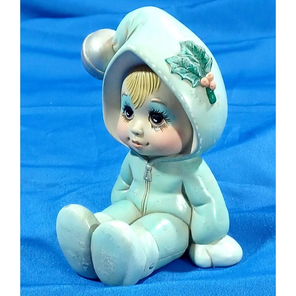Ceramic Hand Painted Baby Toddler Snow Bunny Suit Shelf Sitter Statue Fi… - Picture 9 of 10